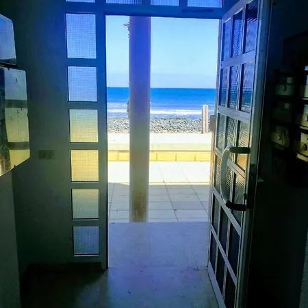 Arinaga Beach Апартаменты